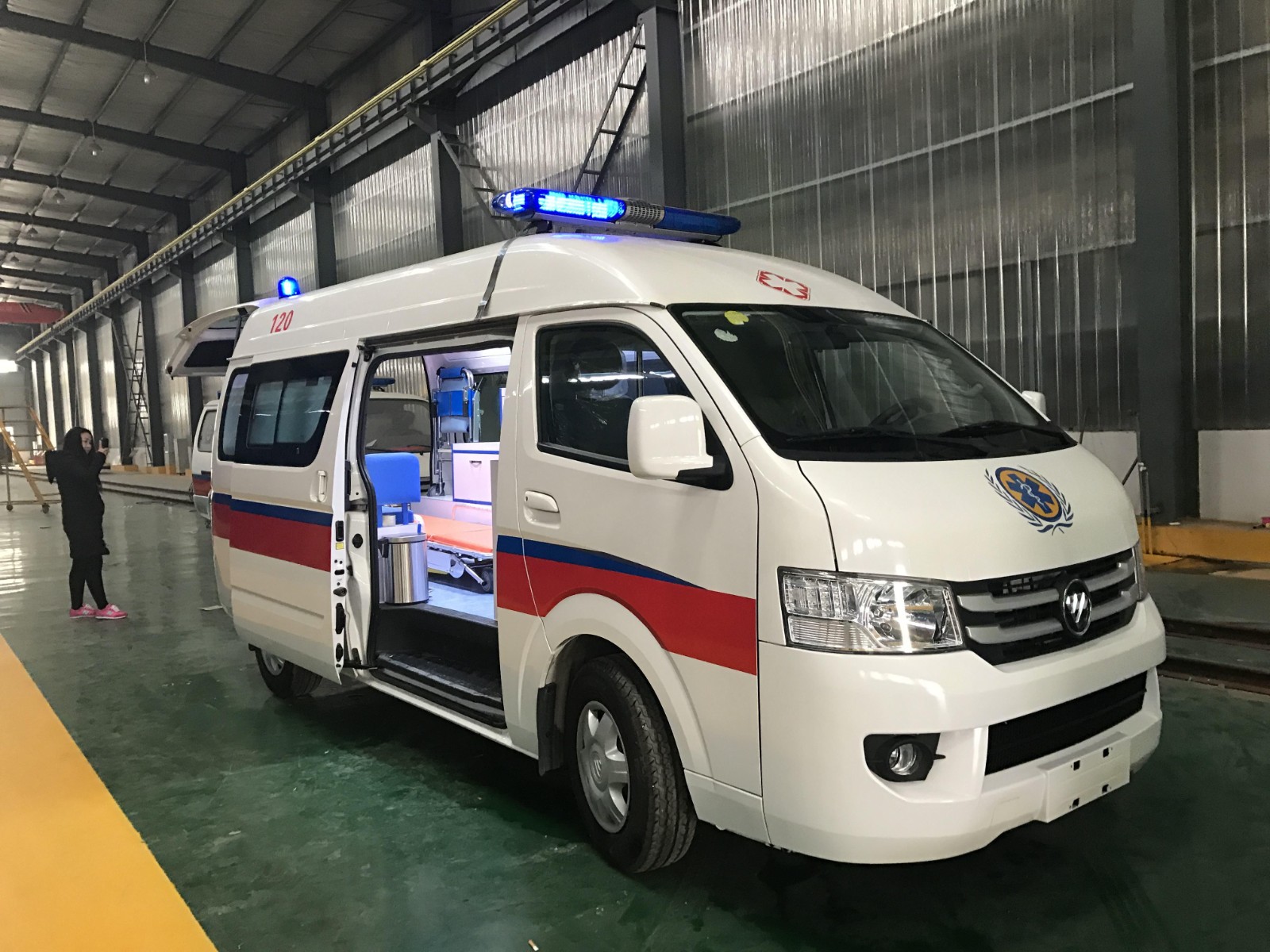 蓝山县救护车转院